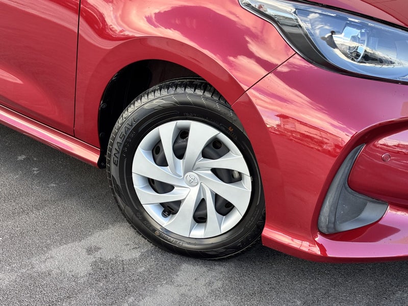 2023 Toyota Yaris 1.5 HYBRID ECONOMICAL HATCH image 5