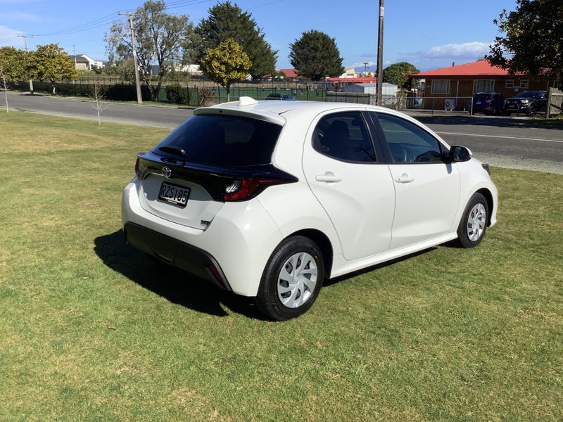 2023 Toyota Yaris 1.5 Hybrid Electric Vehicle 5... image 5