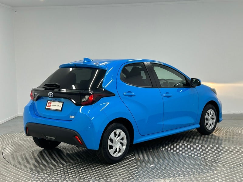 2023 Toyota Yaris 1.5 Hybrid G image 3