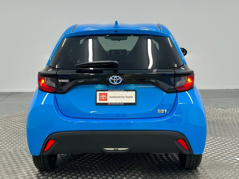 2023 Toyota Yaris 1.5 Hybrid G image 4