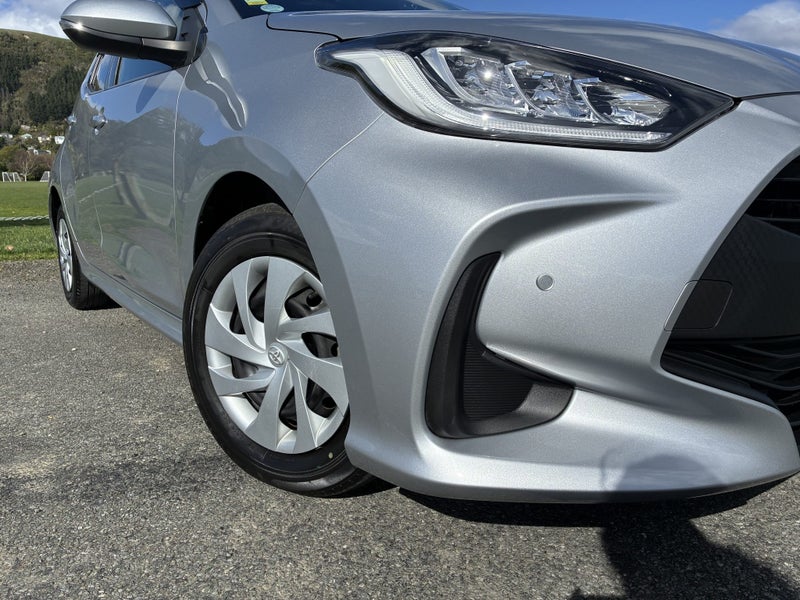 2023 Toyota Yaris 1.5 Hybrid G 5 Dr Hatch CVT 2... image 2
