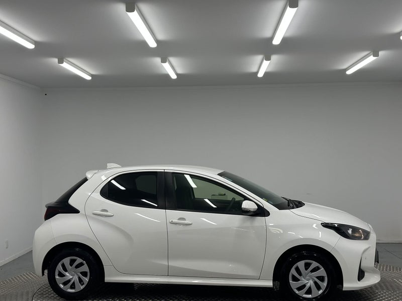 2023 Toyota Yaris 1.5 Hybrid X image 2