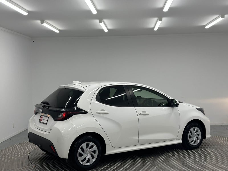 2023 Toyota Yaris 1.5 Hybrid X image 3