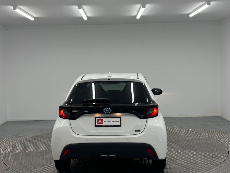 2023 Toyota Yaris 1.5 Hybrid X image 4