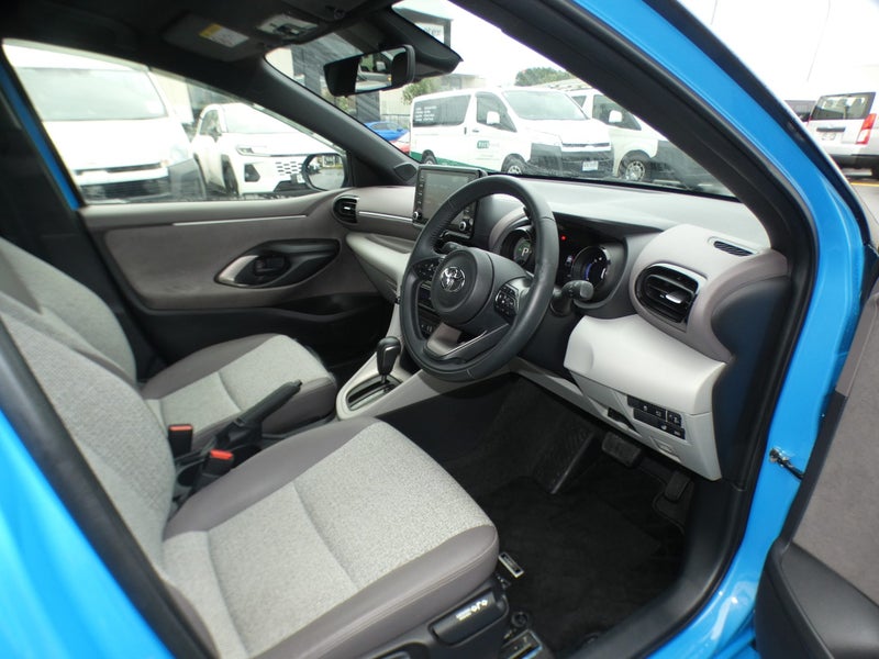 2023 Toyota Yaris 1.5 Hybrid Z 5 Dr Hatch CVT 2... image 2