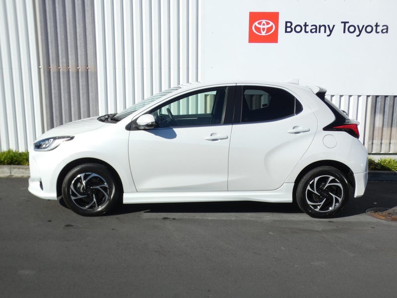2023 Toyota Yaris 1.5 Hybrid Z 5 Dr Hatch CVT 4WD image 4