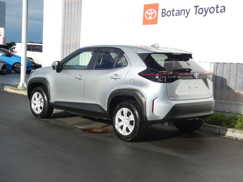 2023 Toyota Yaris Cross 1.5 Hybrid image 3