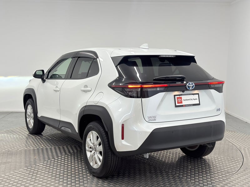2023 Toyota Yaris Cross 1.5 Hybrid G SUV image 5