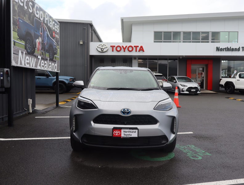 2023 Toyota Yaris Cross 1.5 Hybrid G SUV 5 Dr C... image 2