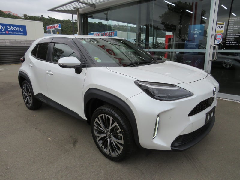 2023 Toyota Yaris Cross 1.5 Hybrid Z 4WD 5 Dr S... image 2