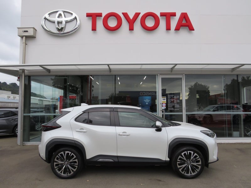 2023 Toyota Yaris Cross 1.5 Hybrid Z 4WD 5 Dr S... image 4