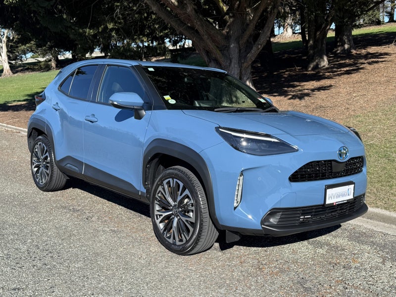 2023 Toyota Yaris Cross 1.5 Hybrid Z 5 Dr SUV C... image 2