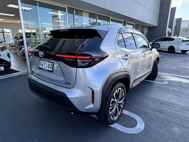 2023 Toyota Yaris Cross 1.5 Hybrid Z Adventure... image 3