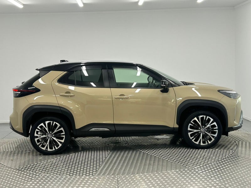 2023 Toyota Yaris Cross 1.5 Hybrid Z Adventure 4WD image 2