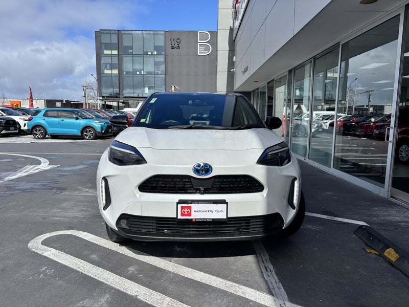 2023 Toyota Yaris Cross 1.5 Hybrid Z EDITION 4WD image 4