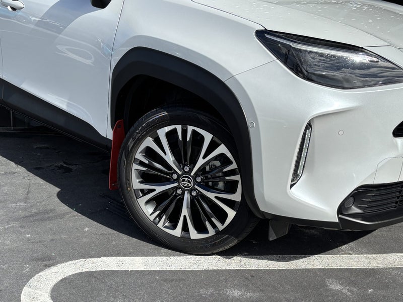2023 Toyota Yaris Cross 1.5 Hybrid Z EDITION 4WD image 5