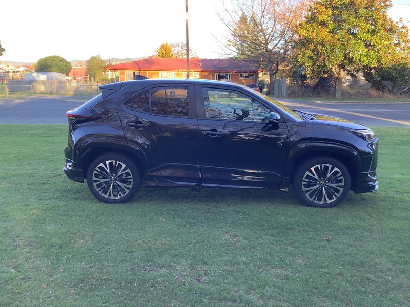 2023 Toyota Yaris Cross 1.5L Hybrid Electric Ve... image 4