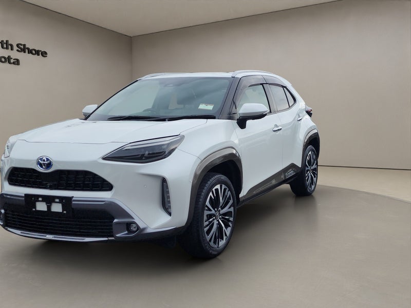 2023 Toyota Yaris Cross 1.5L Hybrid Z Adventure... image 3