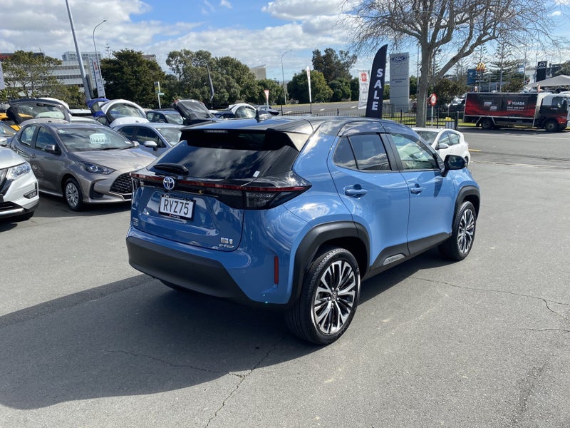 2023 Toyota Yaris Cross 1.5P Hybrid Z 4WD SUV image 2