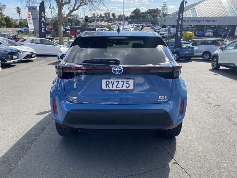 2023 Toyota Yaris Cross 1.5P Hybrid Z 4WD SUV image 3