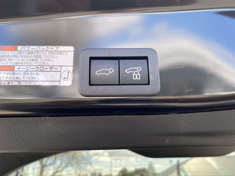 2023 Toyota Yaris Cross 1.5P Hybrid Z 4WD SUV image 5