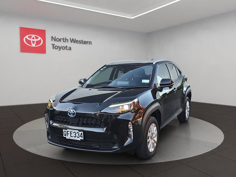 2023 Toyota Yaris Cross Cross 1.5L Hybrid FWD SUV image 3