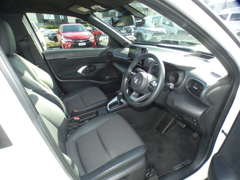 2023 Toyota Yaris Cross Cross Limited 1.5P HV E... image 2