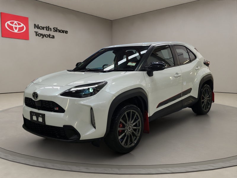 2023 Toyota Yaris Cross GR Sport 1.5L Hybrid FW... image 3