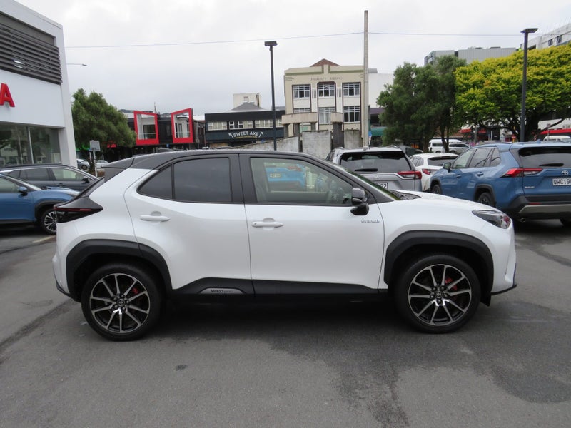 2023 Toyota Yaris Cross GR Sport 1.5P HEV ECVT... image 3