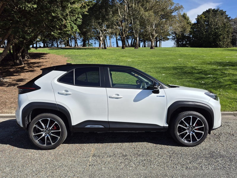 2023 Toyota Yaris Cross GR Sport 1.5P HEV ECVT... image 5