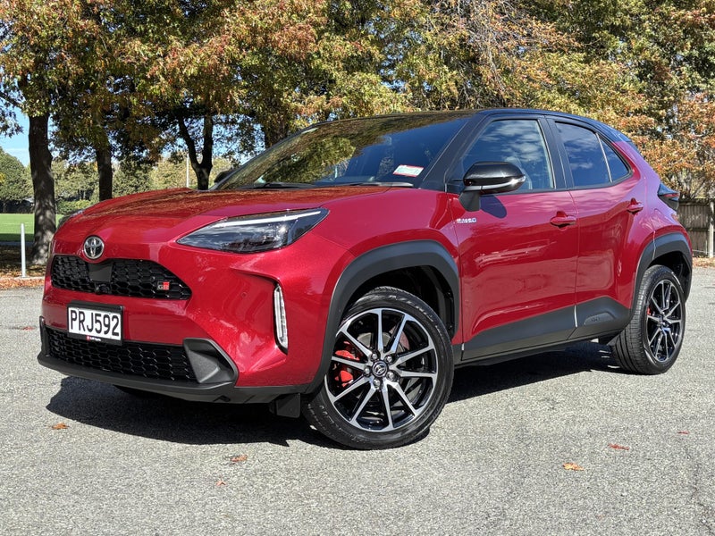 2023 Toyota Yaris Cross GR Sport 1.5P HEV FWD SUV image 3
