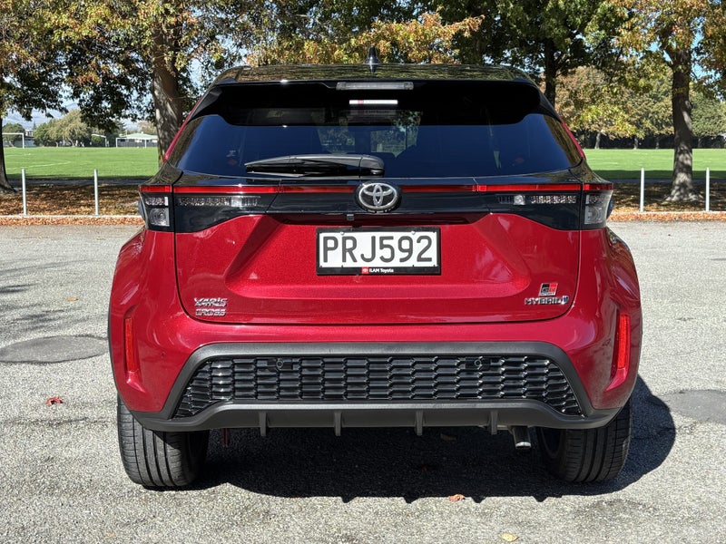 2023 Toyota Yaris Cross GR Sport 1.5P HEV FWD SUV image 4
