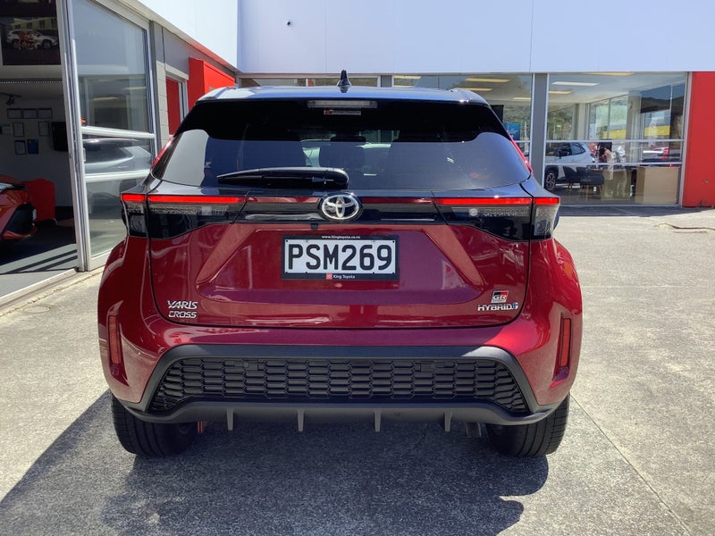 2023 Toyota Yaris Cross GR Sport 1.5P HYBRID SUV image 4
