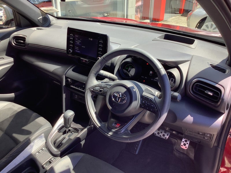 2023 Toyota Yaris Cross GR Sport 1.5P HYBRID SUV image 5