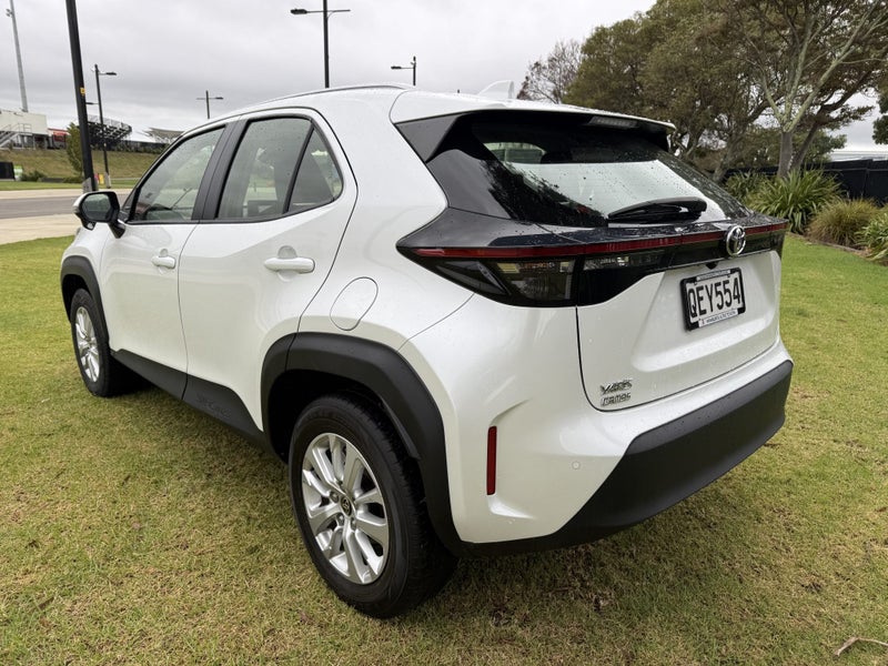 2023 Toyota Yaris Cross GX 1.5 CVT Automatic SUV image 5