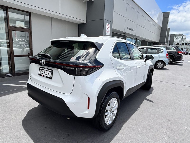 2023 Toyota Yaris Cross GX 1.5 PETROL ECONOMICA... image 3