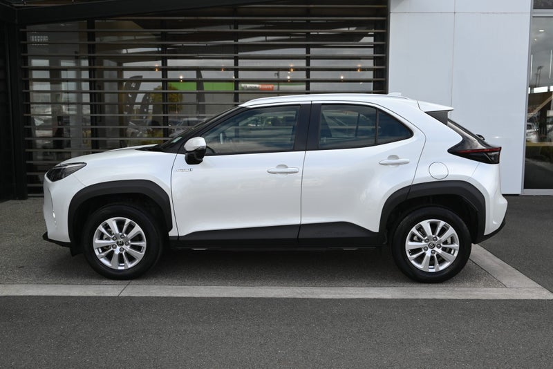 2023 Toyota Yaris Cross GX 1.5 Petrol Hybrid FW... image 3