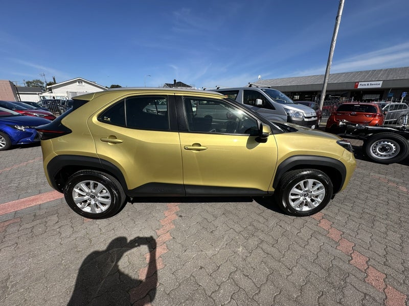 2023 Toyota Yaris Cross GX 1.5P CVT FWD SUV/5D/... image 4