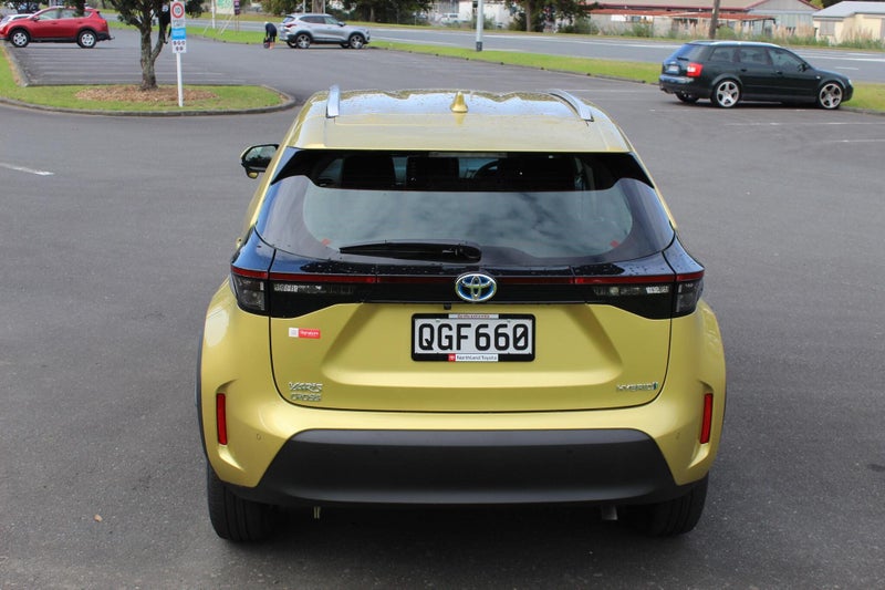 2023 Toyota Yaris Cross GX 1.5P HV ECVT FWD SUV... image 3