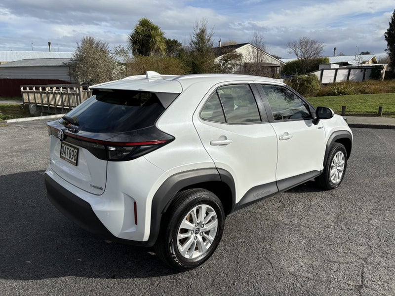 2023 Toyota Yaris Cross GX 1.5P HV ECVT FWD SUV... image 4