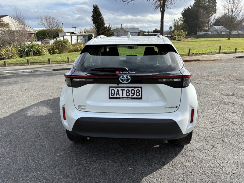 2023 Toyota Yaris Cross GX 1.5P HV ECVT FWD SUV... image 5
