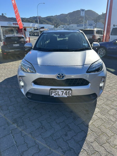 2023 Toyota Yaris Cross GX 1.5P HV ECVT FWD SUV... image 2