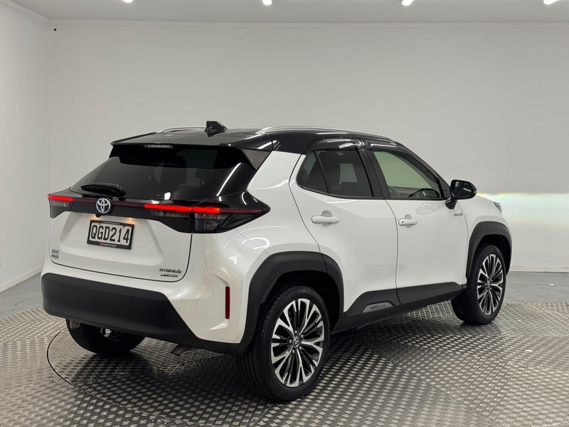 2023 Toyota Yaris Cross Limited 1.5P Hybrid image 3