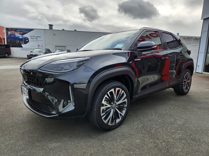 2023 Toyota Yaris Cross Limited 1.5P Hybrid FWD... image 3