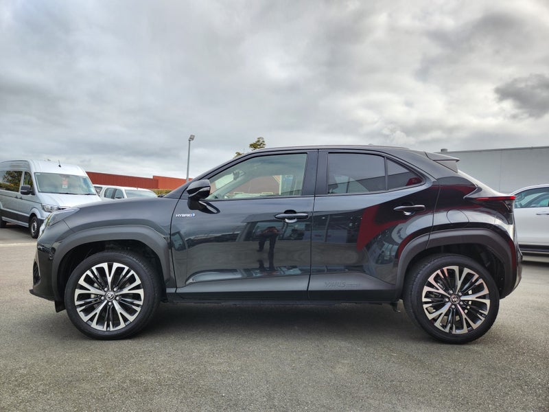 2023 Toyota Yaris Cross Limited 1.5P Hybrid FWD... image 5