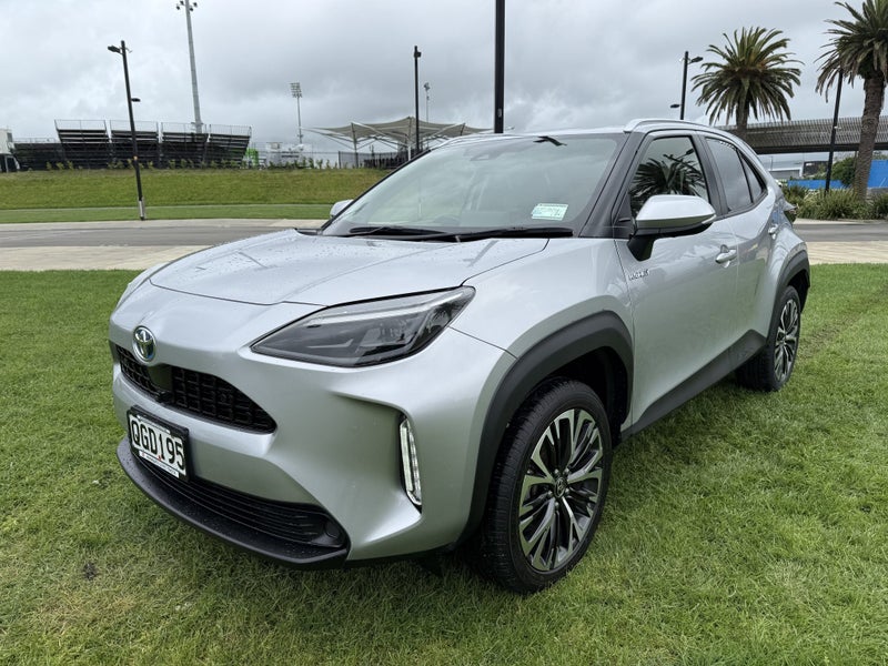 2023 Toyota Yaris Cross Limited 1.5P Hybrid FWD... image 3