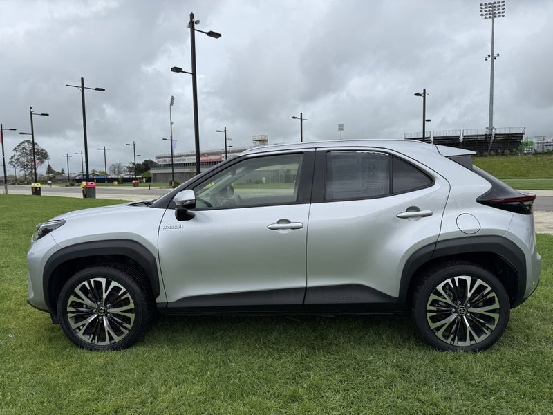 2023 Toyota Yaris Cross Limited 1.5P Hybrid FWD... image 4