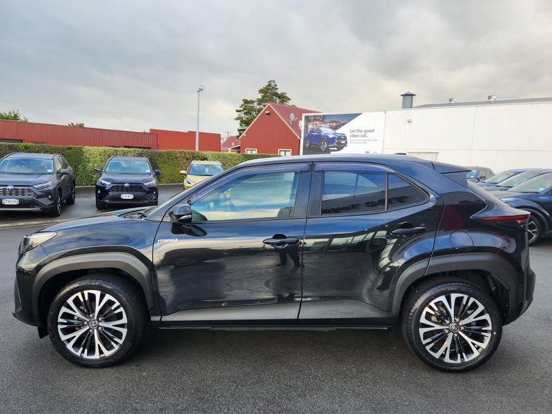 2023 Toyota Yaris Cross Limited 1.5P Hybrid FWD... image 5
