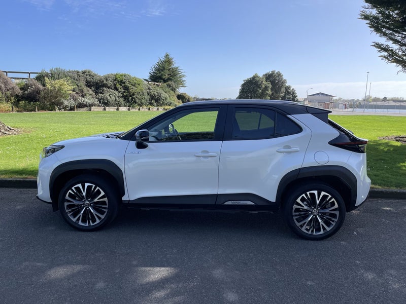 2023 Toyota Yaris Cross Limited 1.5P Hybrid FWD... image 2
