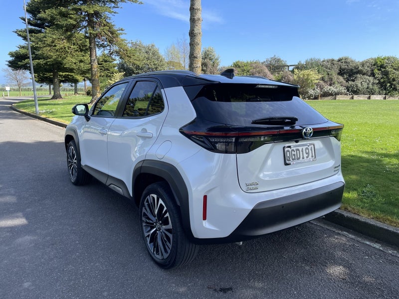 2023 Toyota Yaris Cross Limited 1.5P Hybrid FWD... image 3